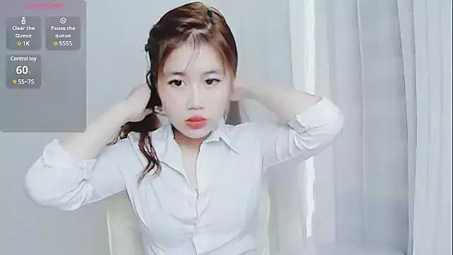 Crystal_Lea from StripChat is Freechat