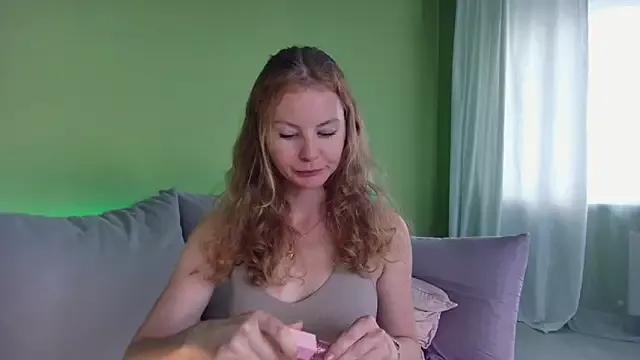 Cuddle_Cat from StripChat