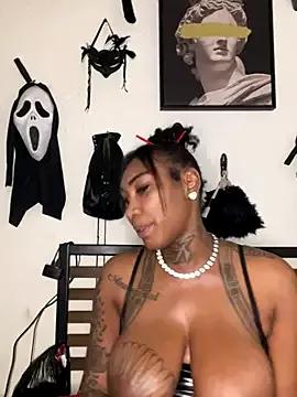 CUMQUEEN-XXX69 from StripChat is Freechat