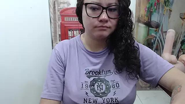 curly_greeneyed from StripChat is Freechat