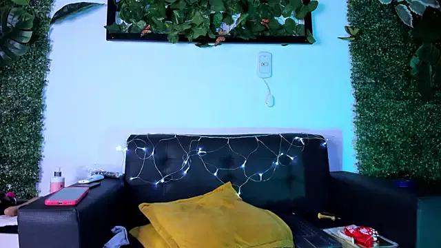 CurlyWeeds from StripChat is Freechat