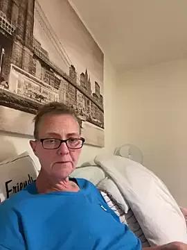 Curvy-Jinx from StripChat is Freechat