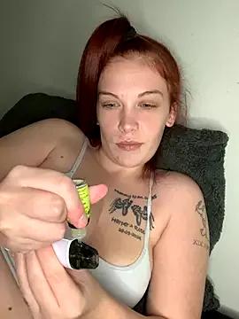 Curvy-Milf-LittleRed from StripChat is Freechat