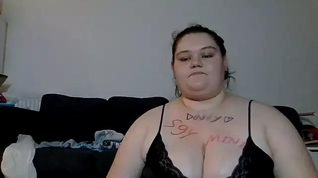 curvy_crystal from StripChat is Freechat