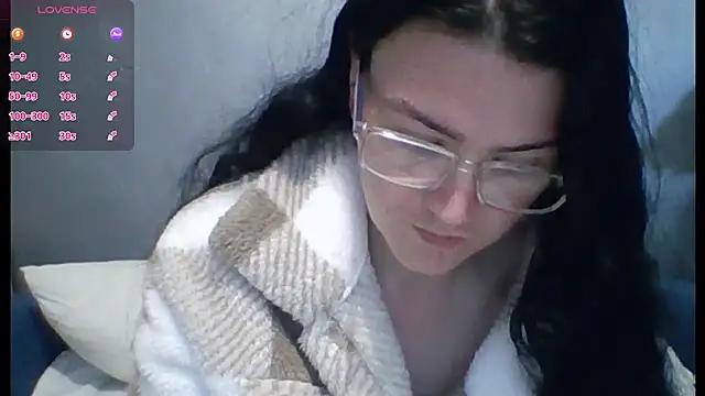 Curvy_KatrinaX from StripChat is Freechat