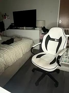 CurvyGirlMyla from StripChat is Freechat