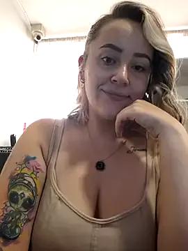 CurvyLust_x from StripChat is Freechat