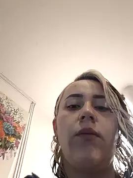 CurvyLust_x from StripChat is Freechat