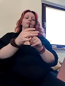 CurvyVampire from StripChat is Freechat