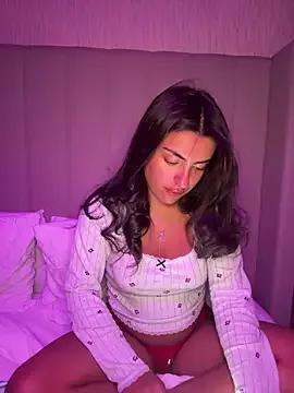 Photos of cute_carly_ from StripChat is Freechat