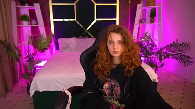 CuteeFoxy from StripChat is Freechat