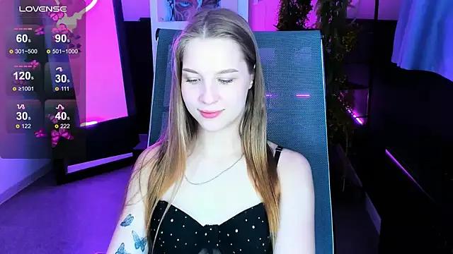 CuteMousee from StripChat is Freechat