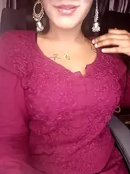 cuteniaa from StripChat is Freechat
