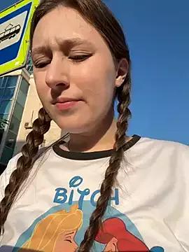 cuteperseon from StripChat is Freechat