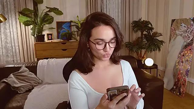 CutePully from StripChat is Freechat