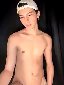 Cybercosmiiic webcams show profile image 