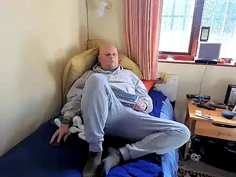 DaddyCumBumZA from StripChat