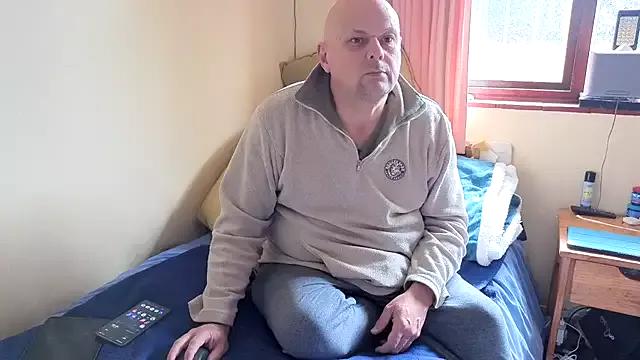 DaddyCumBumZA from StripChat