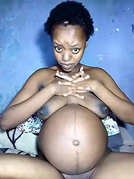 DaddysBigBelly from StripChat
