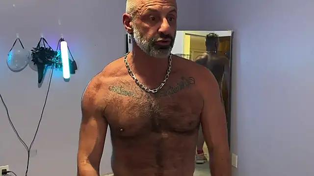 DaddySnowXX from StripChat