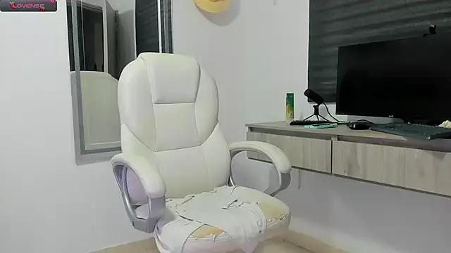 dahian_carter from StripChat is Freechat