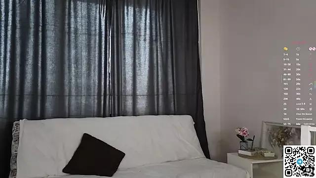DaisyEmbury from StripChat is Freechat
