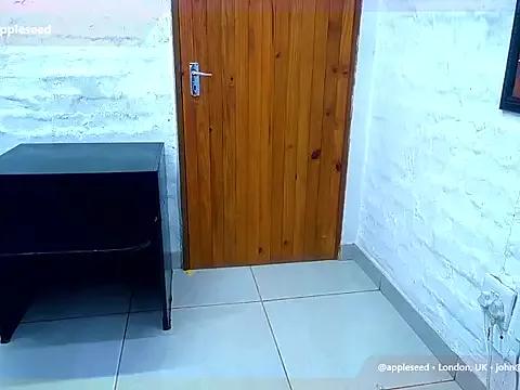 DaisyGirlxx from StripChat is Freechat