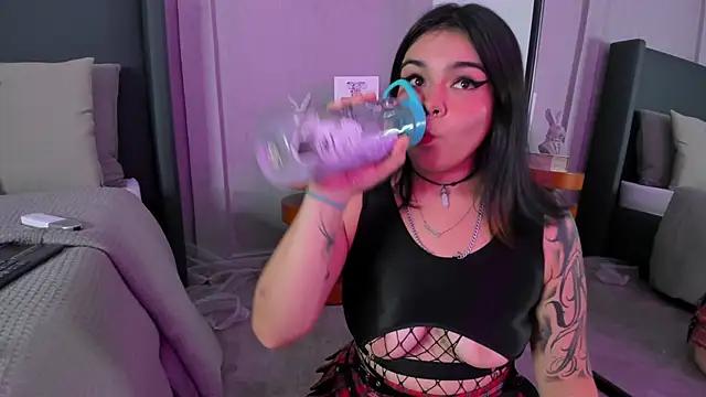 DakkotaBluee from StripChat
