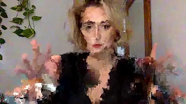 Dakotaxoxx from StripChat is Freechat