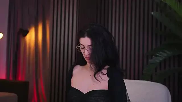 DaliaVeyron from StripChat is Freechat