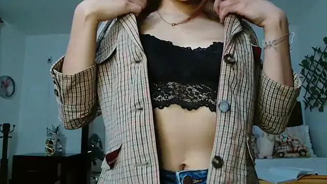 Dama_Scarlata18 from StripChat