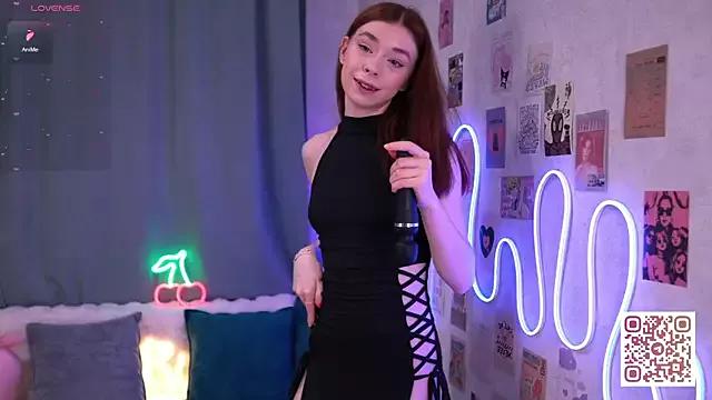 DanaMoore from StripChat is Freechat