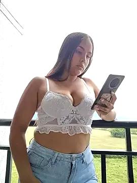 Daniela__rodriguez on StripChat
