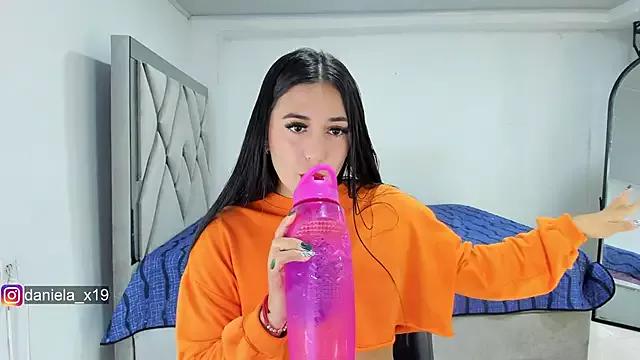 Daniela_x19 from StripChat is Freechat