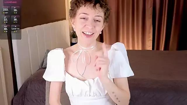 daniellia_ from StripChat is Freechat