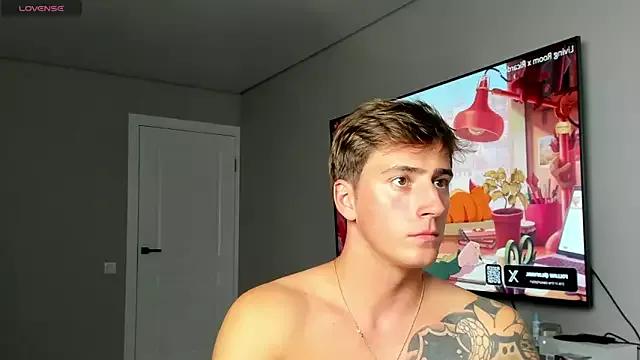 DaniHort from StripChat is Freechat