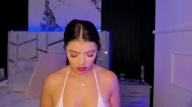 daniiphoeniixx from StripChat is Freechat