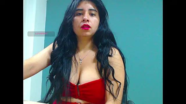 danna-_roouss from StripChat