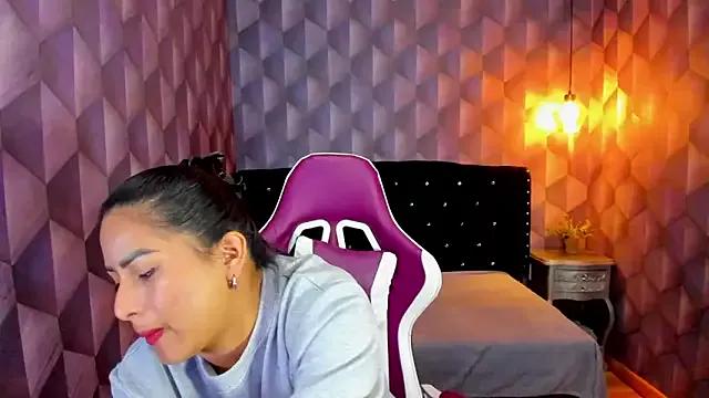 DannaLewis from StripChat