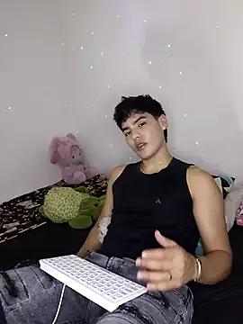 Danyer_foxx on StripChat