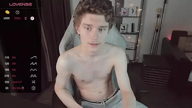DarenXL from StripChat is Freechat