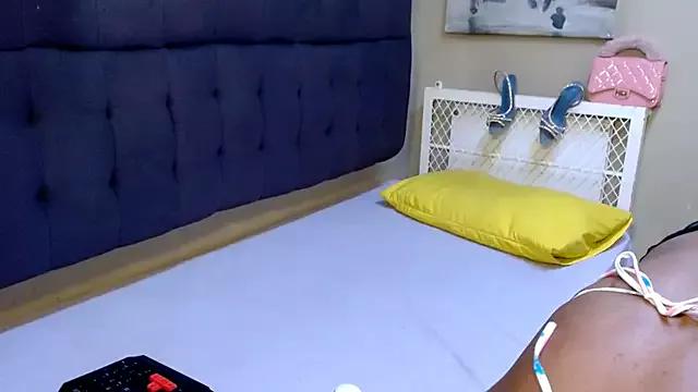 DarkSweetRose from StripChat is Freechat