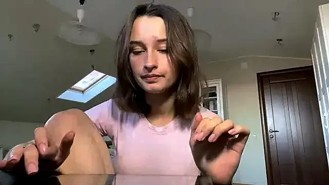 DarlineBrustera from StripChat is Freechat