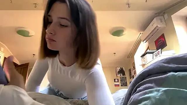 DarlineBrustera from StripChat is Freechat