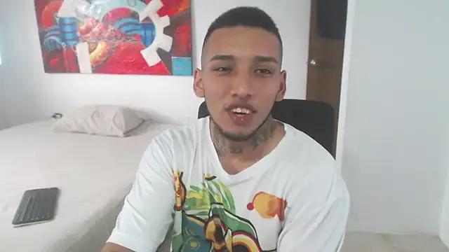 David_Adams2003 from StripChat is Freechat