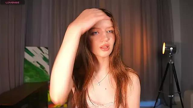DeanneBlose from StripChat is Freechat