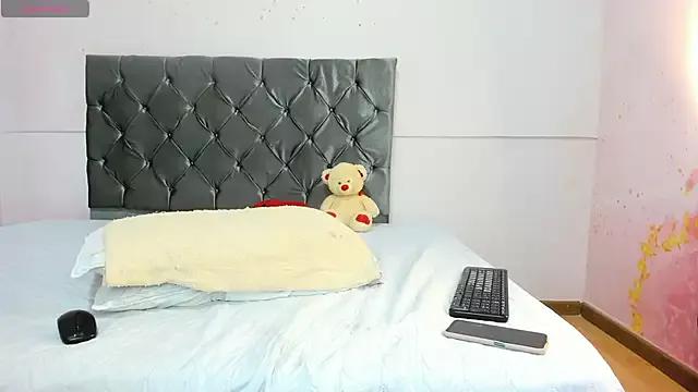 debora_ortiz from StripChat is Freechat