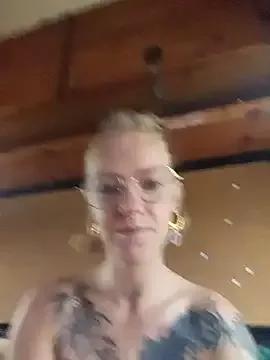 DeesseLilli from StripChat