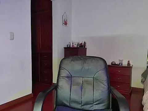 DeesseLuxure from StripChat