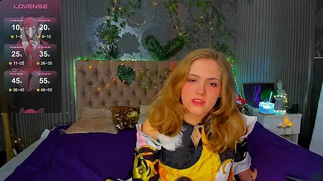 DellaRowe from StripChat